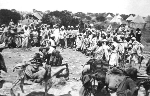1911-1912 Trablusgarp Savaşı sırasında Osmanlı subaylarının Libya'daki yerel Senusi mücahitlerini örgütleyip savaşa hazırlaması