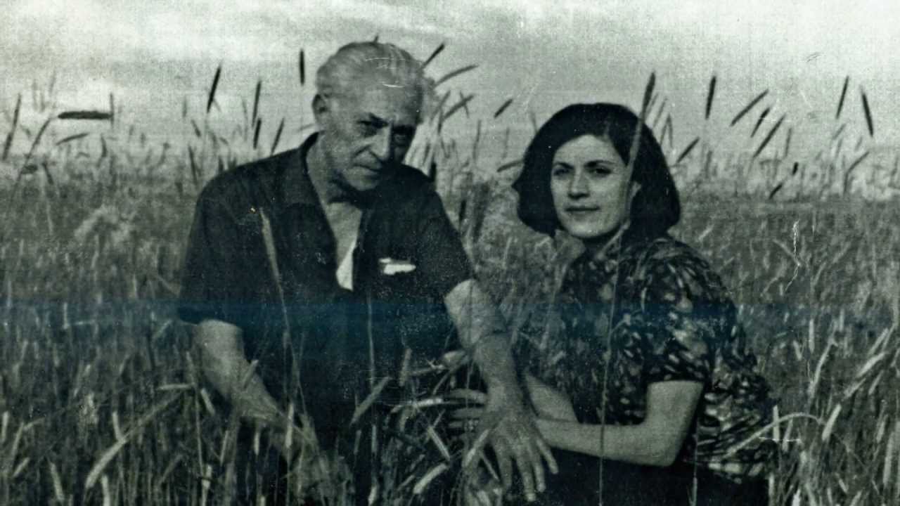 Şair Ahmet Muhip Dıranas ve eşi Münire Dıranas