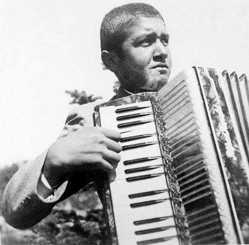 Köy Enstitüsü Öğrencileri, 1943