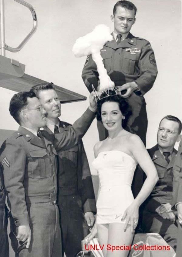 "Miss Atomic Bomb" (Atom Bombası Güzeli)